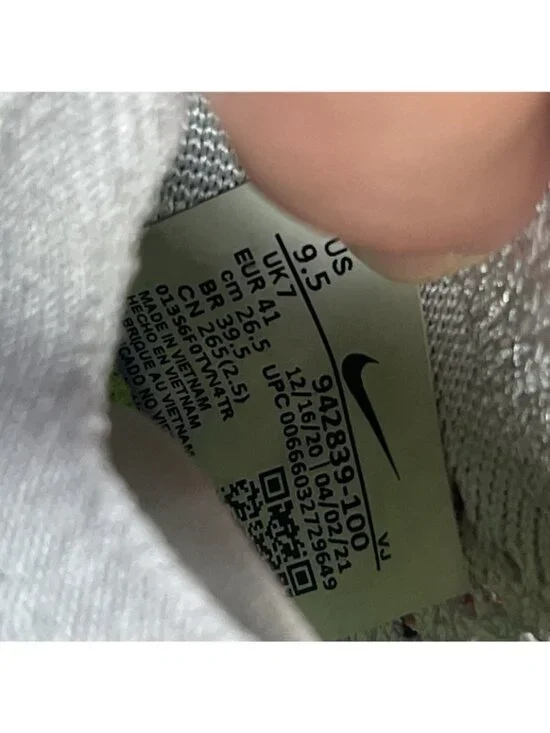 Nike Free RN Flyknit Womens Size 9.5 US White Platinum Athletic Shoes 942839-100 - Picture 9 of 9